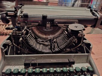 Pisaci stroj Nalezovy stav - 3