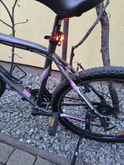 Dámsky pekný bicykel - 3