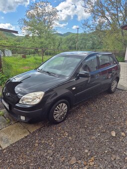 Kia rio - 3