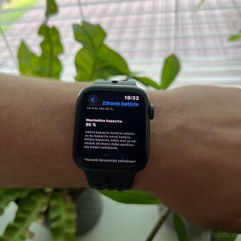 Apple Watch SE Nike 44mm - 3