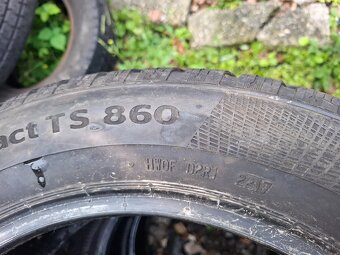 Continental 205/55 r16  Rok 22/17  Vzor 5,5mm  Cena 40eur za - 3