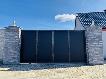 Na predaj priestranný 4i RD v obci Gajary. - 3