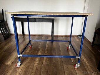 Pevny kovový pracovný stôl ponk - 3