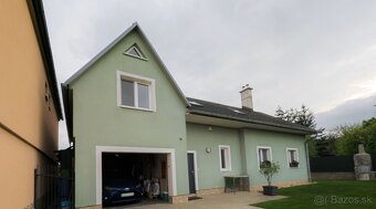 Ponúkame na predaj čiastočne zariadený 7 izbový dom, Bratisl - 3