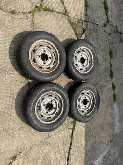 Predám kompletnú sadu s pneu na škodu 120 - 3