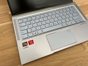 Asus ZenBook - 3