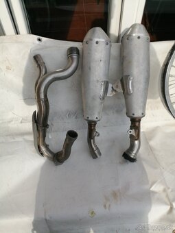 Výfuk - 3
