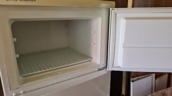 Predám Electrolux kombinovanú chladničku - 3
