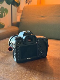 Canon EOS 5D Mark IV - 3