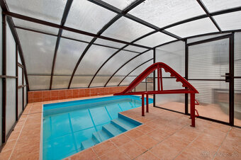 Na predaj - Priestranný 5-izbový rodinný dom s krytým bazén - 3