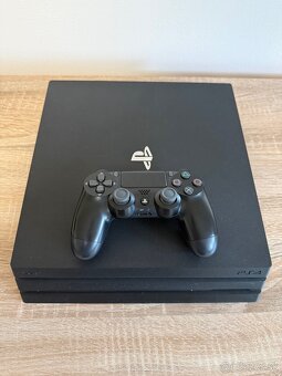 PS4 pro verze (CUH-7216B) - 3