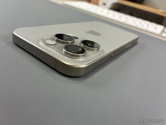 Apple iPhone 15 Pro 256gb Natural Titanium - 3