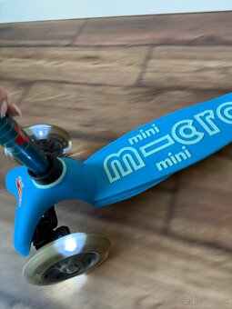 Kolobežka Micro Mini Deluxe LED - 3