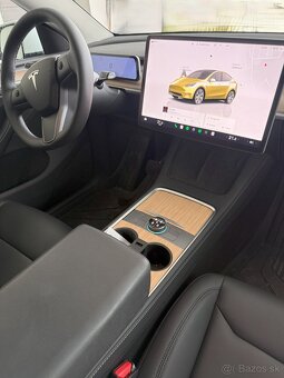 Tesla Model Y Long Range Dualmotor AWD 03/2024 / Berlín - 3