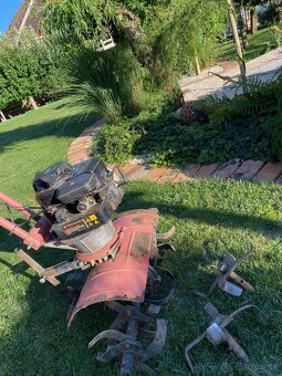 Predám rotavátor BRIGGS & STRATTON - 3