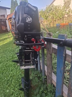 Zavesny lodny motor Mercury. - 3