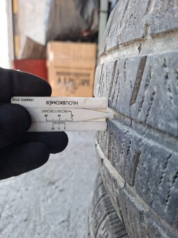 Predám 2ks zimné 235/65R16C DOT 2324 - 3