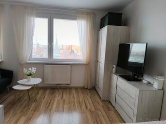 Kompletne zariadená garsónka v centre DS – stačí si priniesť - 3