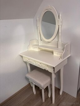 Kozmetický stolík - 3