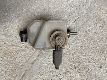 Bmw e30 hlavný brzdový valec - 3