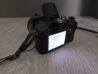 Panasonic Lumix DMC-FZ7 - 3