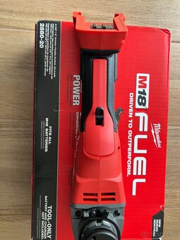 MILWAUKEE M18 FUEL™ 125 mm uhlová brúska s lopatkovým spína - 3