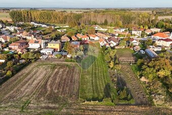 Stavebný pozemok pre rodinný dom/bytovú výstavbu - 2410 m2 - 3