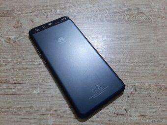 Huawei P10 plnefunkcny v super stave ma len velmi jemne znam - 3