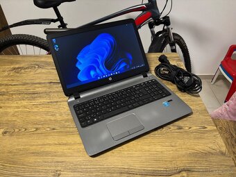 15.6"/HP Notebook/8GB RAM DDR3/512GB SSD/Intel HD 2GB - 3