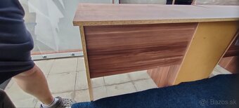 Predám písací stolík 2 kusy s troma šuflíkami cena za kus - 3