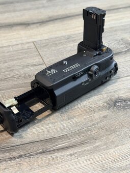 Canon BG-R10 - 3