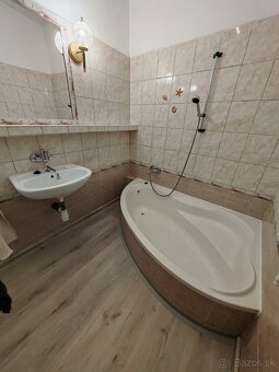 Do prenájmu 2 izbový byt v centre Komárna - 3