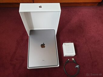Apple Ipad 8. Gen 32GB šedý - 3