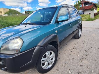 Hyundai TUCSON 2.0 benzín 4x4 165 000km - 3