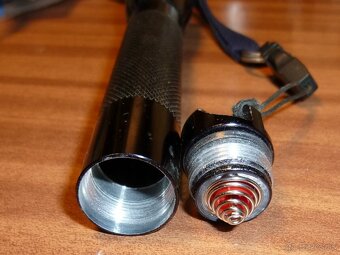 Predám baterku Mini Maglite AA na dve AA batérie - 3