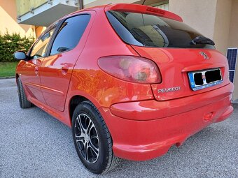 Peugeot 206 - rok výroby 2008 - 112 000 Km - 1,4 benzín - 3