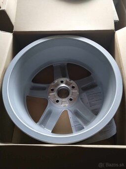 AUDI 5 x 112 R 17 100 % stav + pneu. - 3