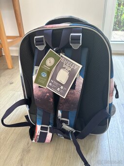 Predám úplne novú ergonomickú školskú tašku značky Baagl - 3