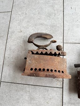 Žehlička na uhlie - 3