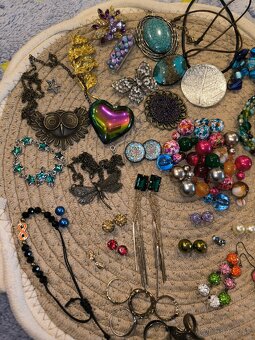 Bižutéria,náušnice,náhrdelníky,brošne,prstene,prívesky - 3