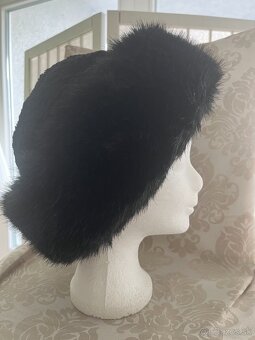 Kožušinová čierna čiapka - 3