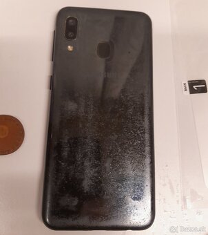Samsung Galaxy a20e - 3