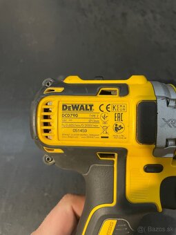 DEWALT DCD790 - 3