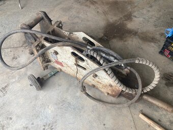 Hydraulické - búracie kladivo - 3