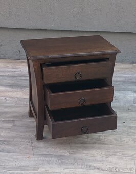 Stolík nočný v koloniálnom štýle. - 3