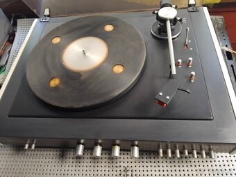 gramofon TESLA - 3