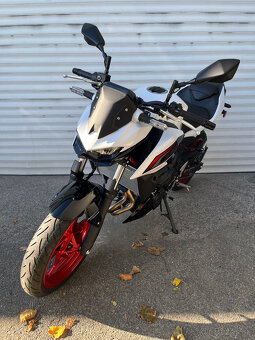 Kawasaki Z500 SE - 3