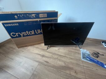 - SAMSUNG U7100 Crystal UHD (43) - - 3