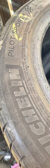 235/45 R18 Dunlop a Michelin - 3