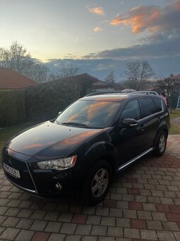 Mitsubishi Outlander 2.2 DI-D automat , 7 miestne - 3